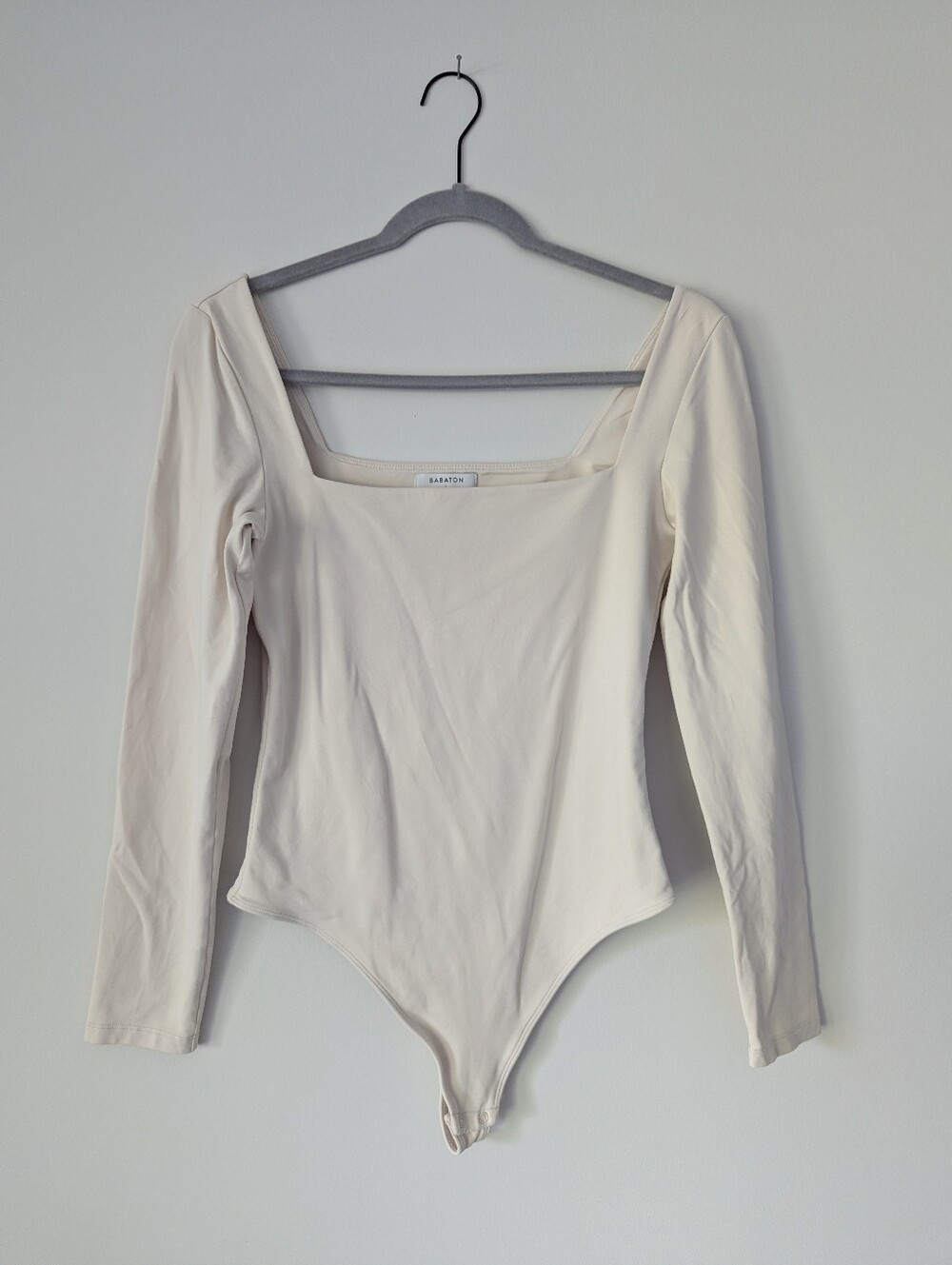 Aritzia Babaton Contour Squareneck Longsleeve Bodysuit Thong-Cut - Picture 2 of 10